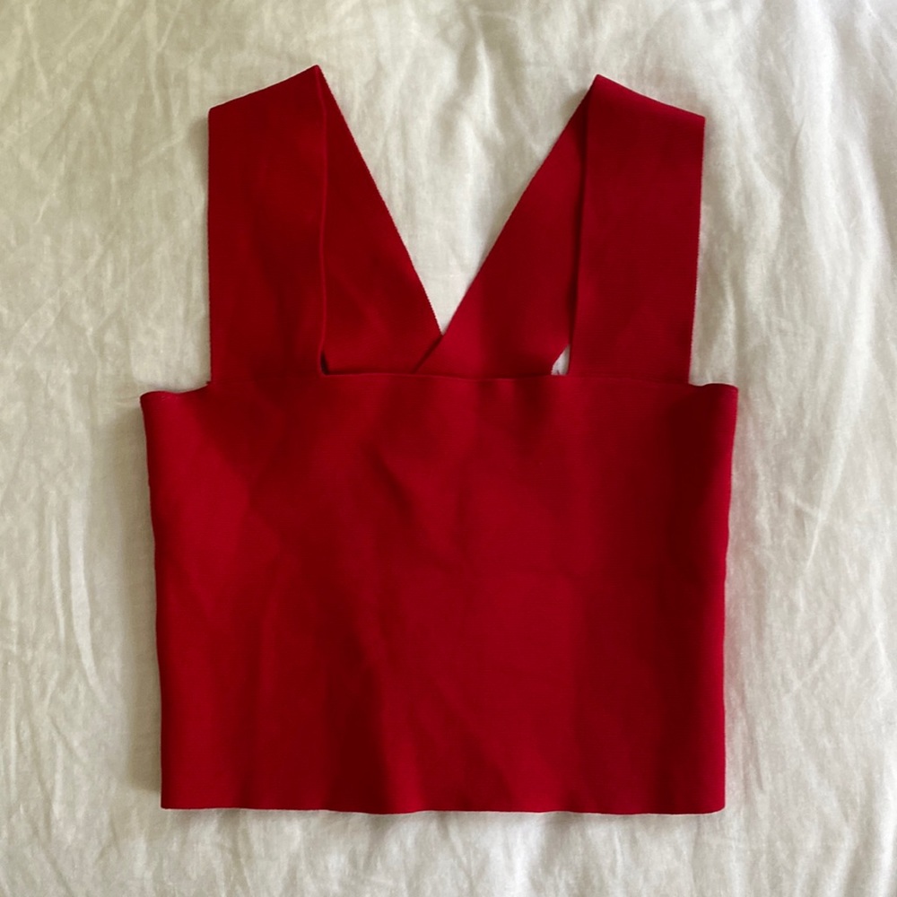 Red Seek tank top. Size small